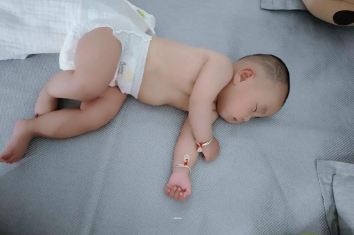 安达宝宝几个月可以吃水果